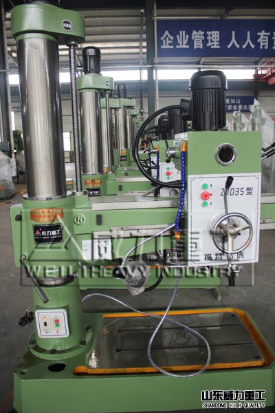 搖臂鉆床生產(chǎn)車間實拍