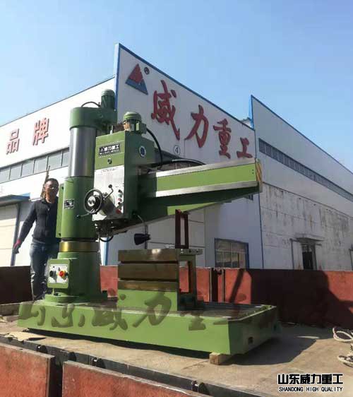 Z3050液壓搖臂鉆床發(fā)貨現(xiàn)場圖