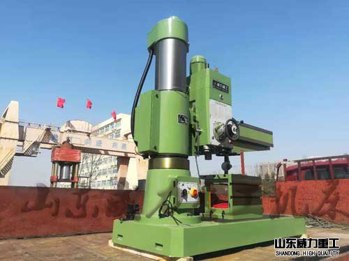 Z3050液壓搖臂鉆床裝車發(fā)貨