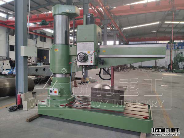 3080搖臂鉆床車間實物圖